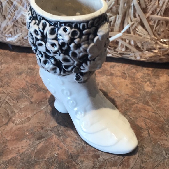 Vintage Victorian ceramic pull on boot collectible - Picture 2 of 12